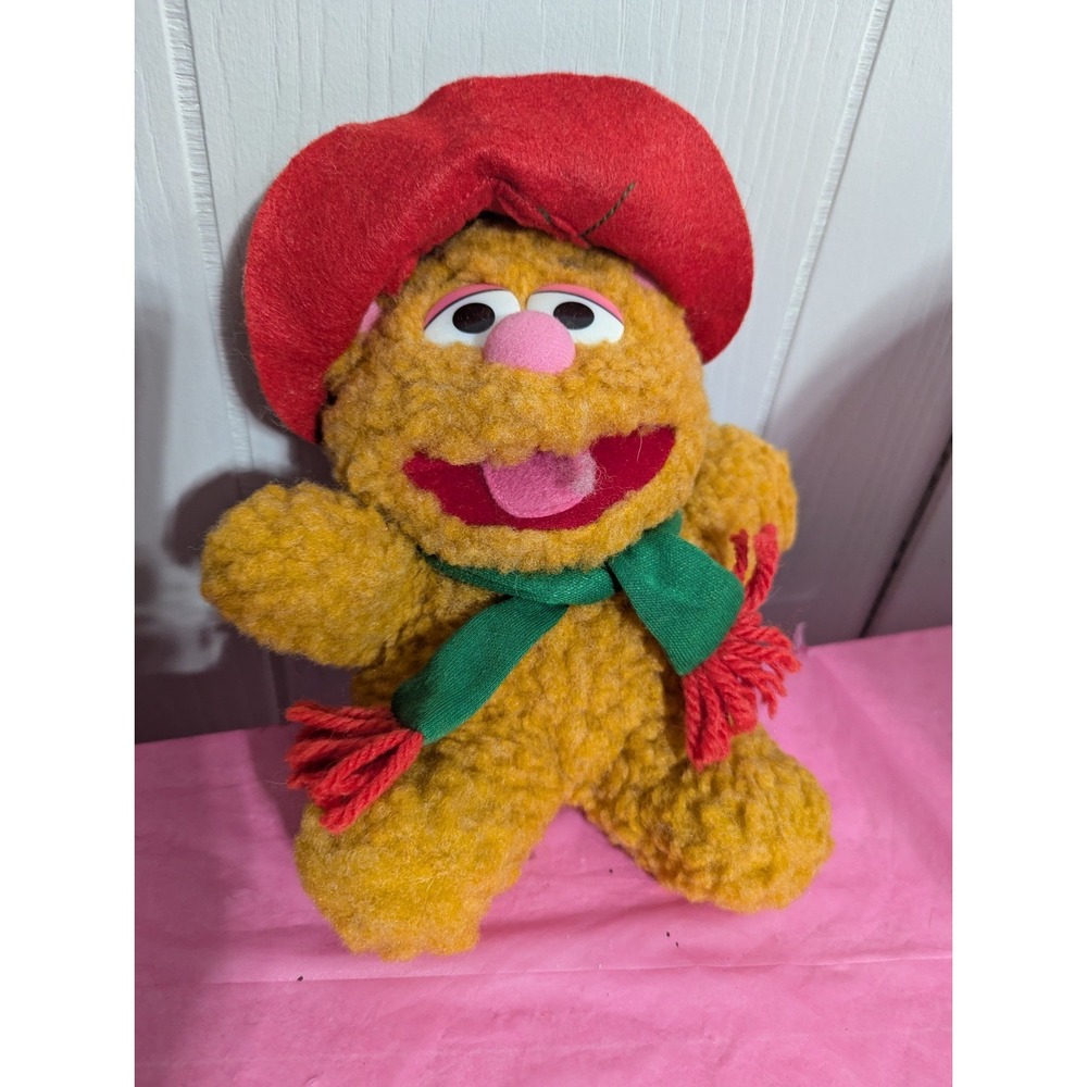 Vintage 1987‎ Baby Fozzie Bear Henson Muppets Christmas hat stuffed plush toy